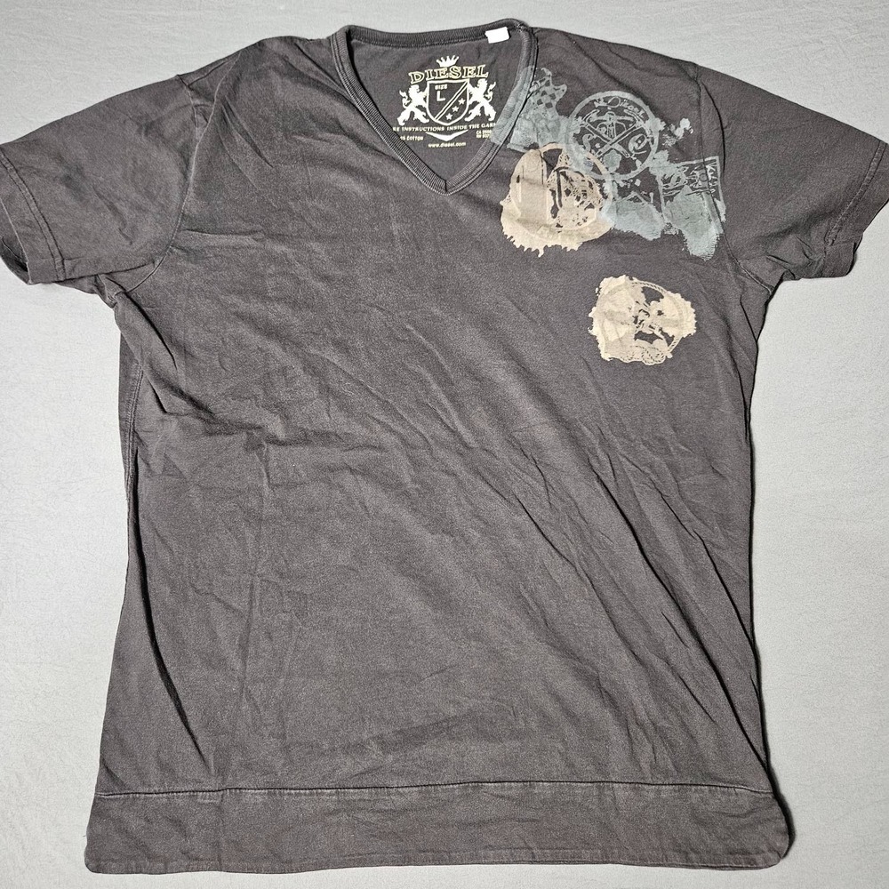 Vintage Y2K Diesel V-Neck T-Shirt Mens Large Charcoal Grey Crest Graphic Tee